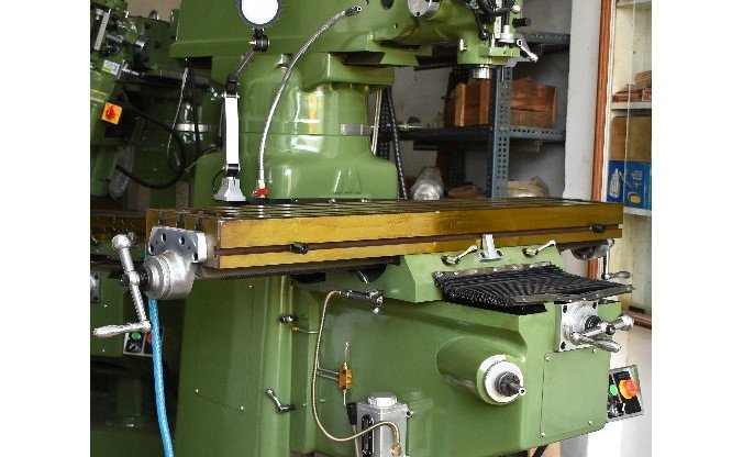 M1TR Milling Machine